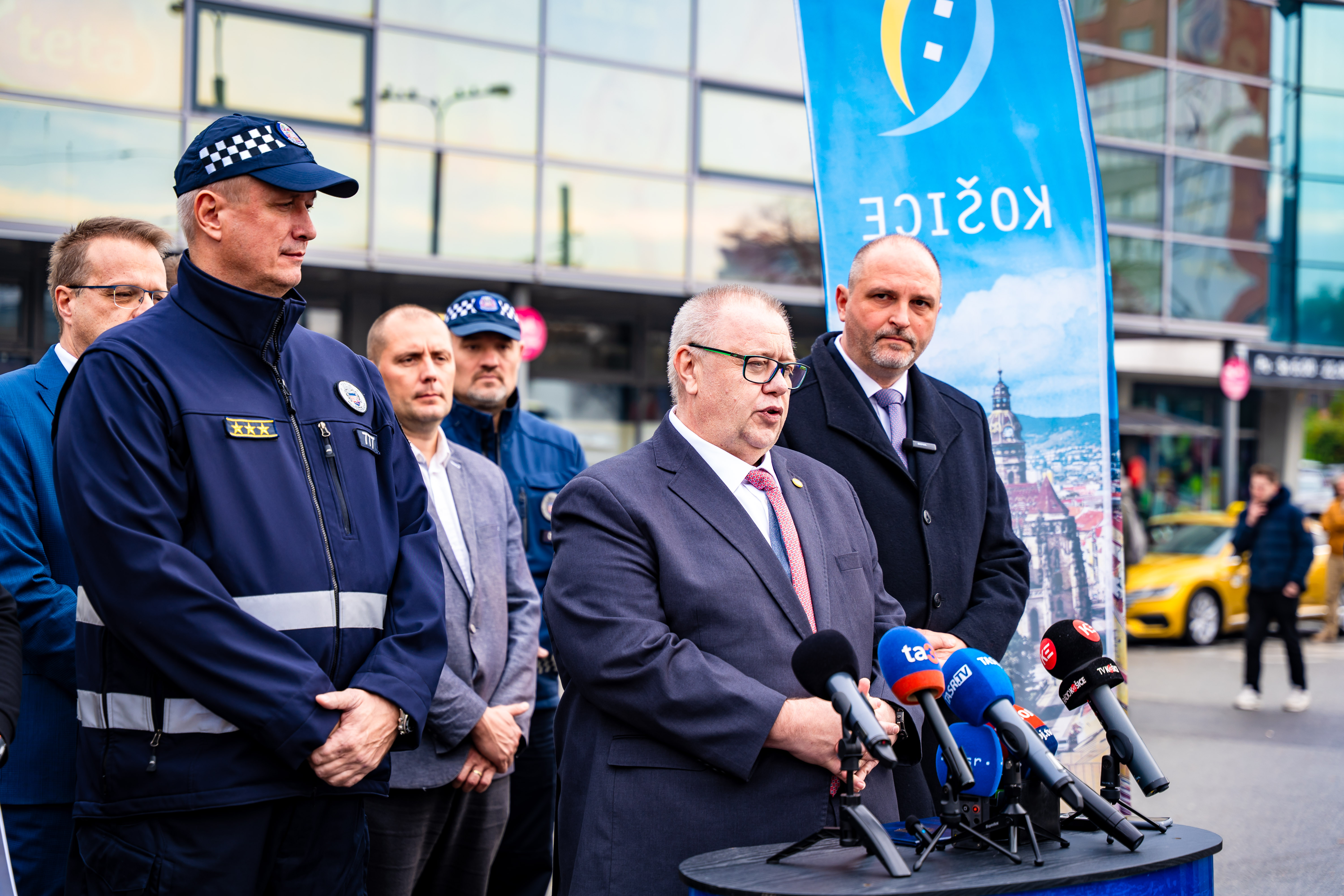 Tlacovy brifing - Otvorenie noveho klientskeho centra Dopravneho podniku mesta Kosice na Hlavnej zeleznicnej stanici-7